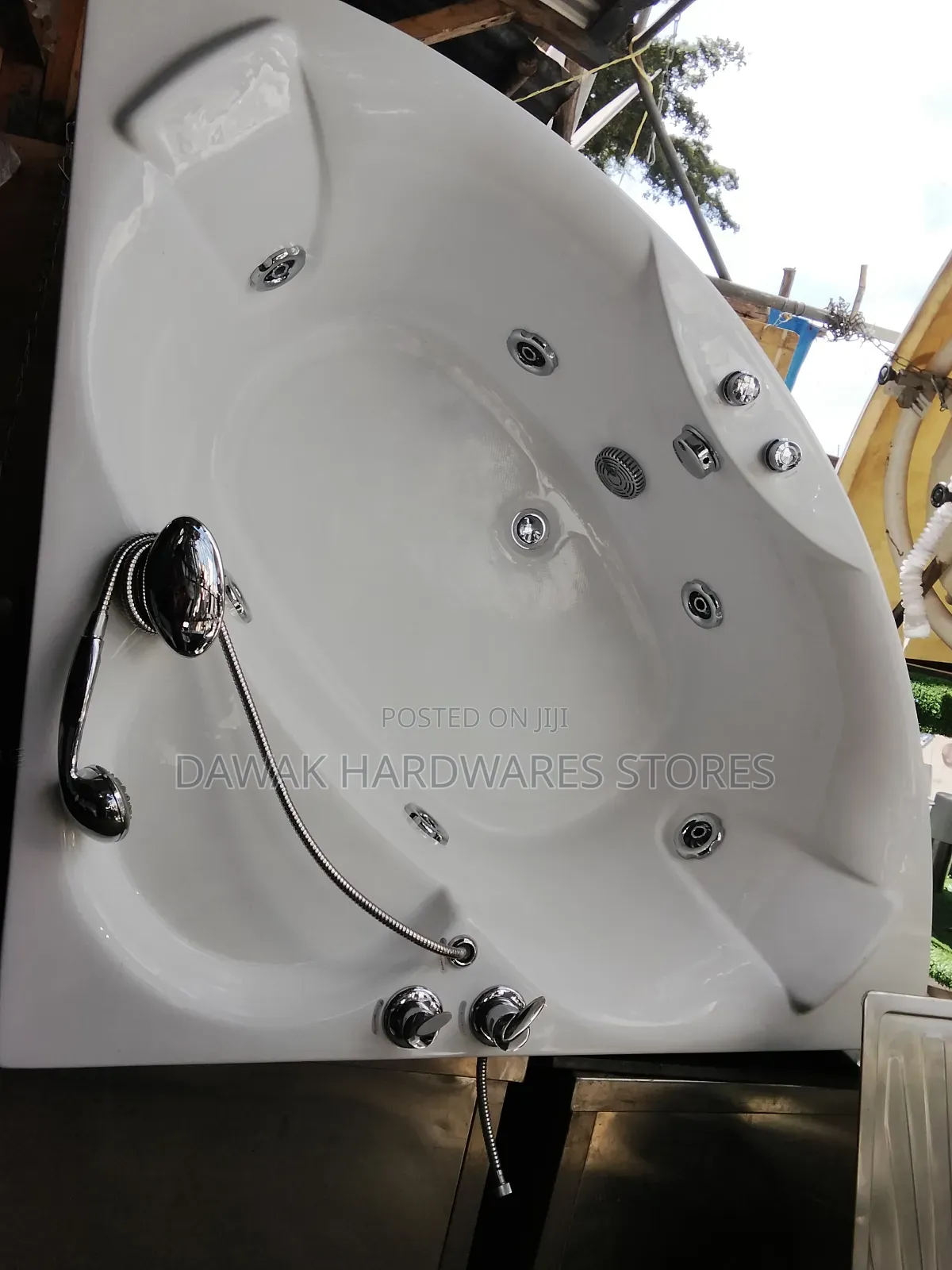 White Acrylic Single Jacuzzi
