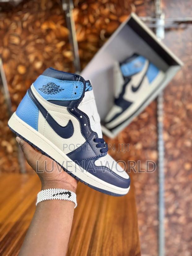 Nike Air Jordan 1 Retro High Og _obsidian - main view