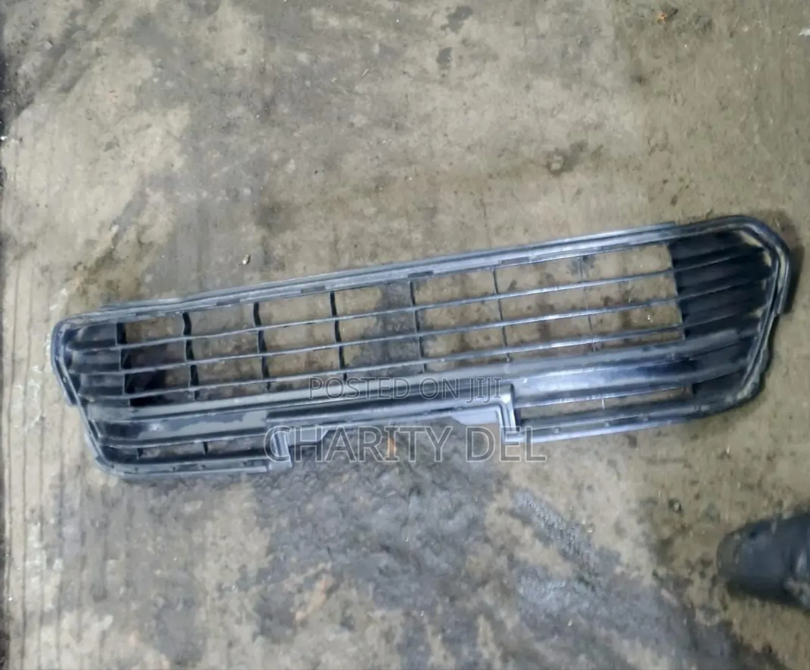 Harrier 2017 Centre Grill