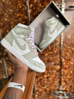 Nike Air Jordan 1 Retro High Og  *Seafoam*