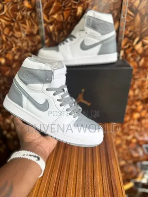 Nike Air Jordan 1 Retro High Og *Stealth