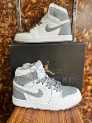 Nike Air Jordan 1 Retro High Og *Stealth