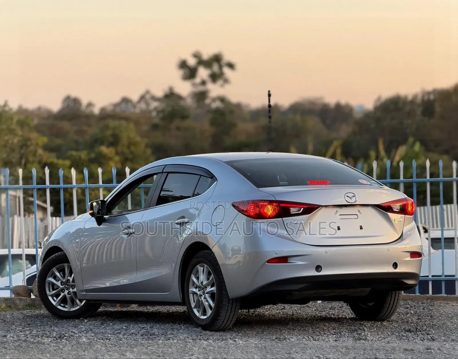 Mazda Axela 2019 Silver