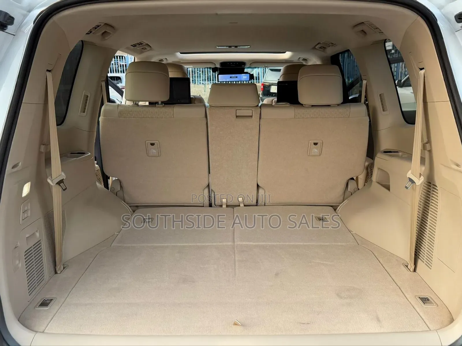 Toyota Land Cruiser LC300 2023 White