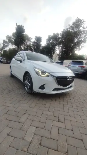 Mazda Demio 2018 White