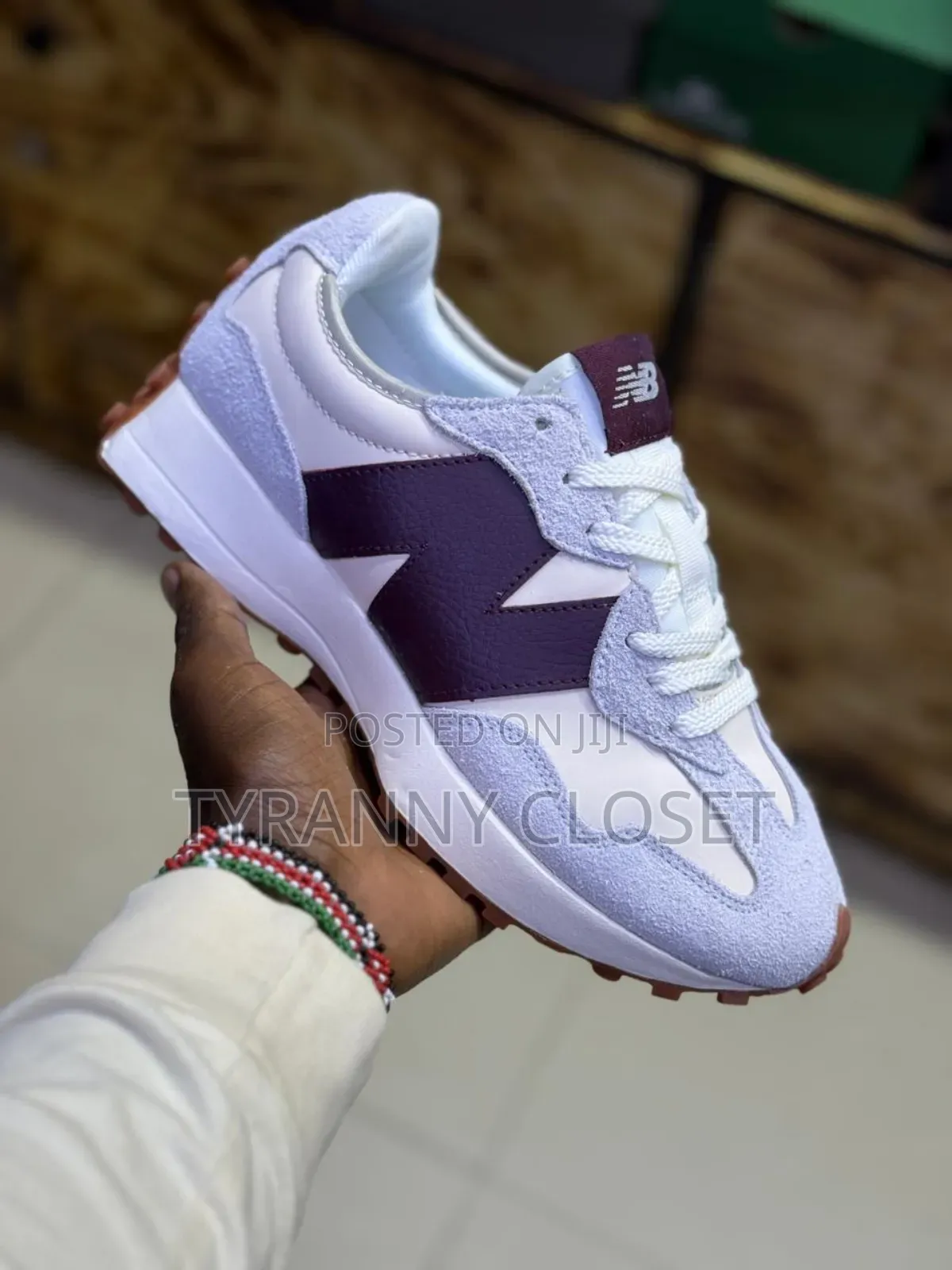 New Balance 327