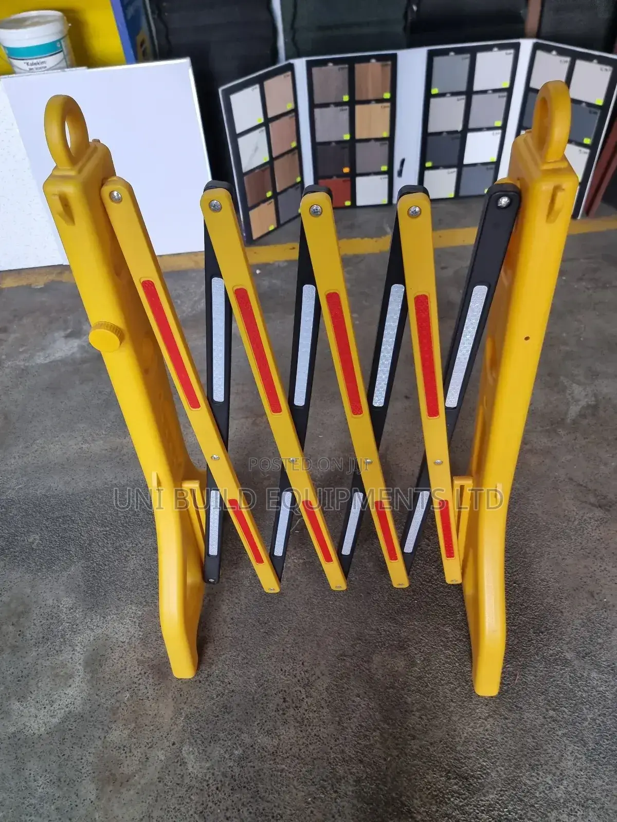 Portable Reflective Barier
