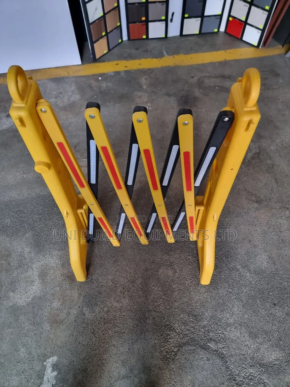 Portable Reflective Barier