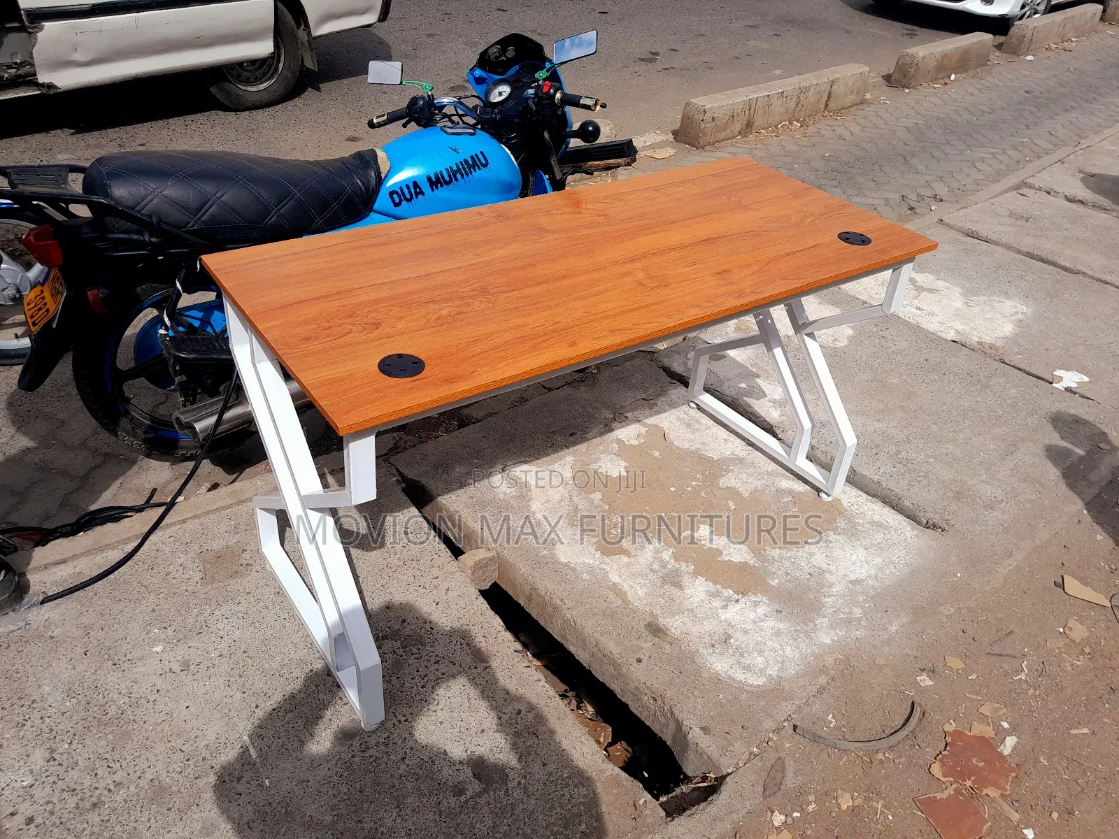 Movionmax Office Table