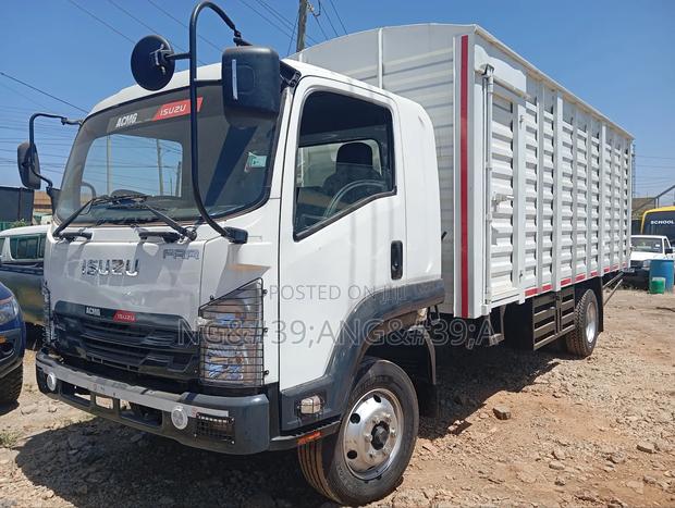 Isuzu FRR Slay Queen Lorry