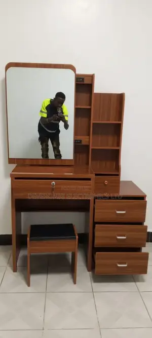 Executive Dressing Table With Sliding Mirror