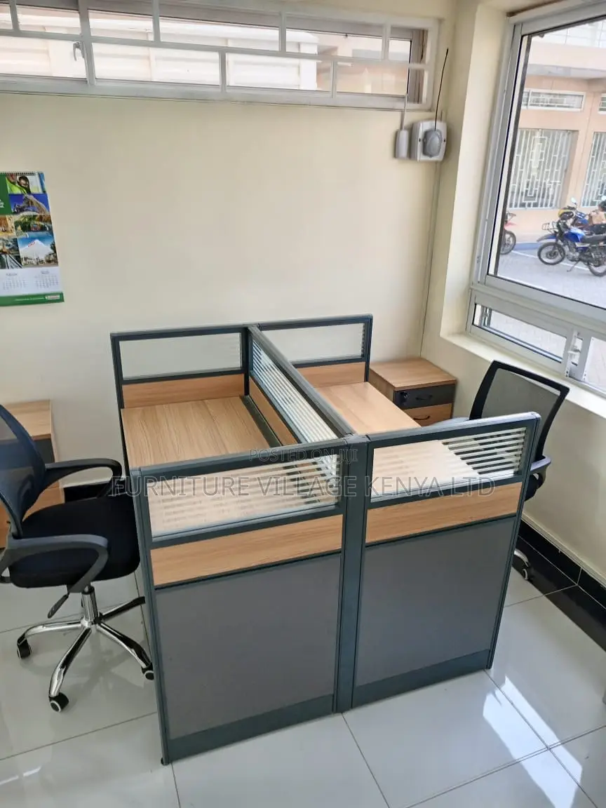 Office Workstation: 2-way Modular Office Workspace