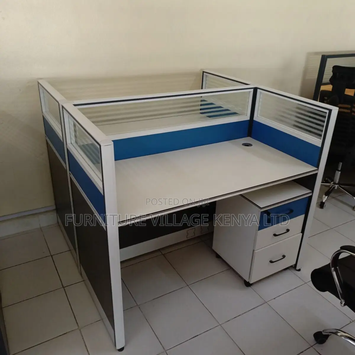 Office Workstation: 2-way Modular Office Workspace