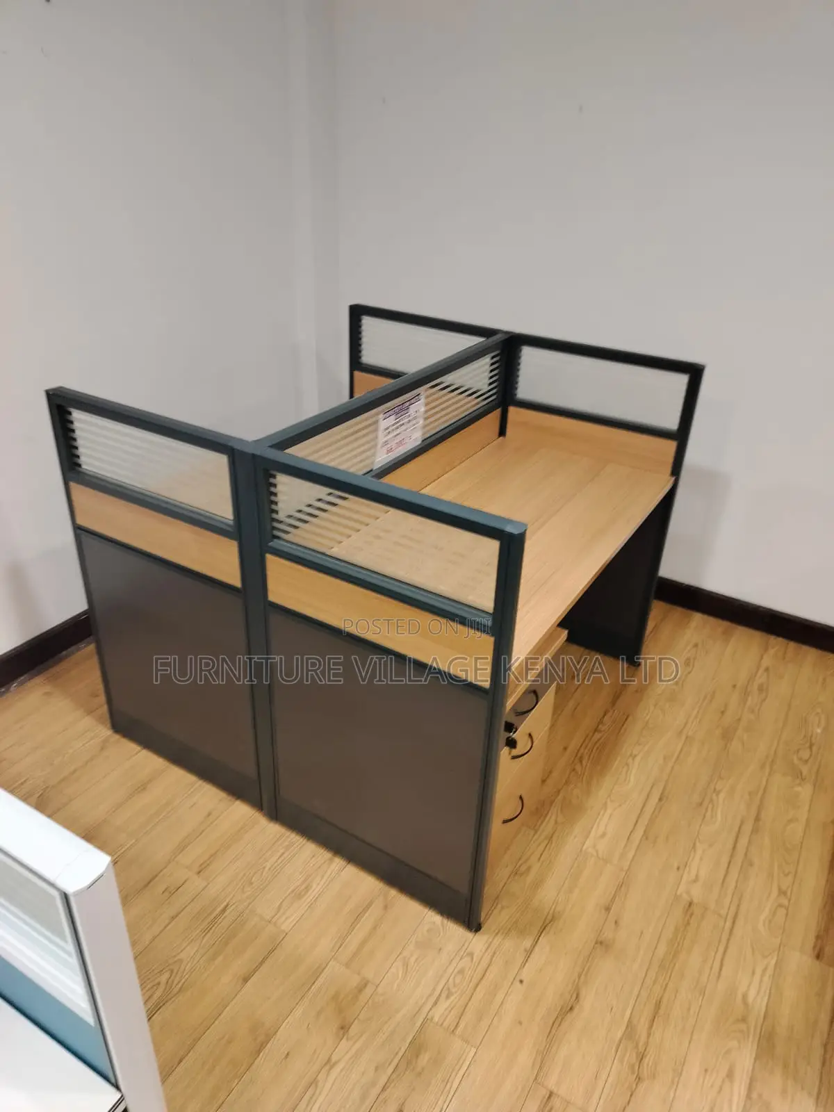 Office Workstation: 2-way Modular Office Workspace