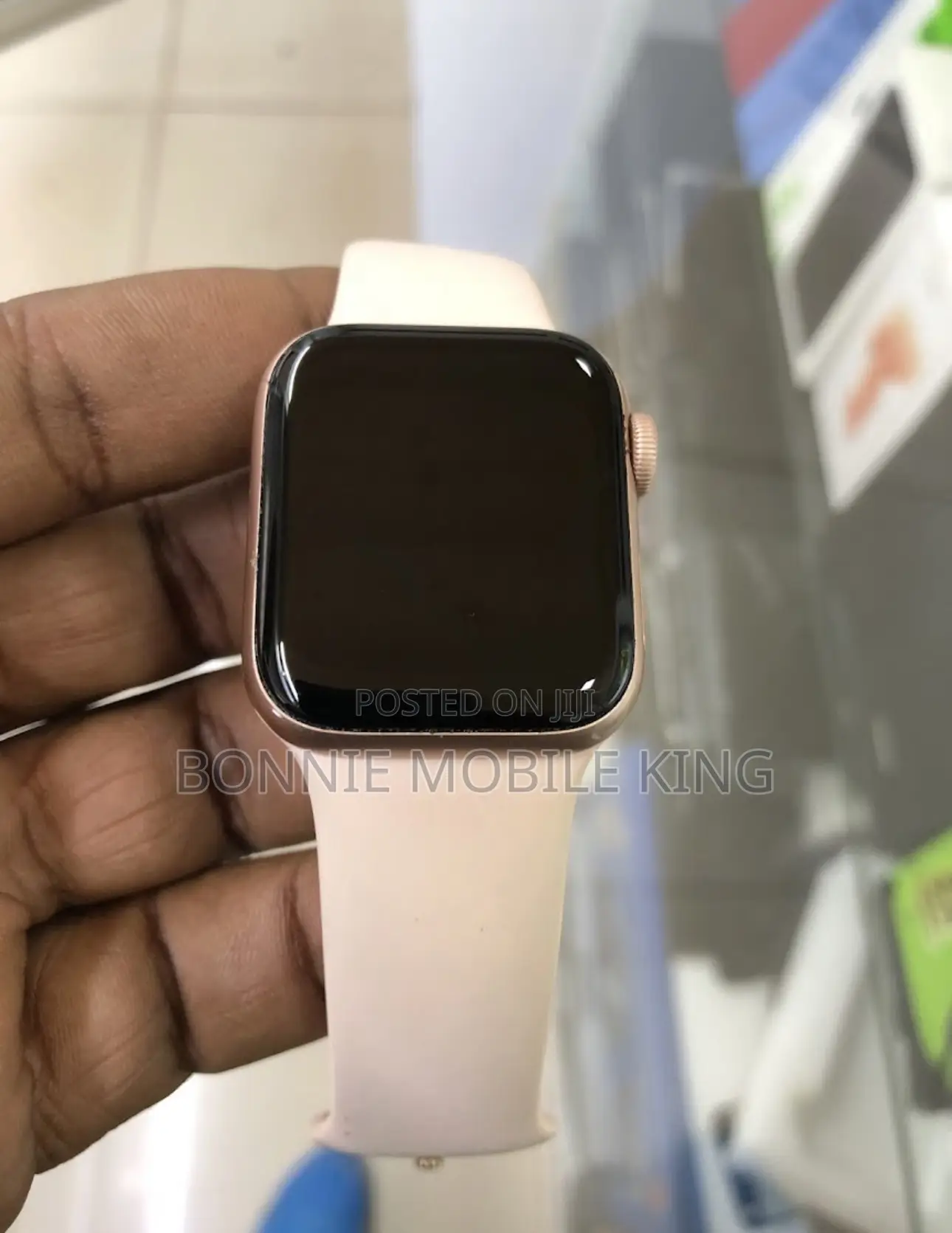 I-Watch Screen Repairs.