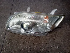 Fielder 141 Headlight Zenon