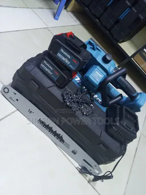 Cordless 16" Makita Chainsaw