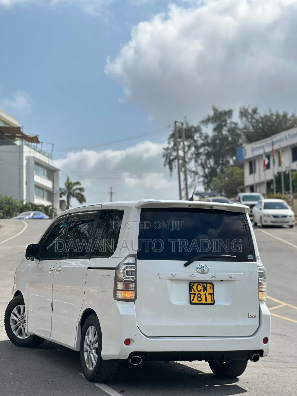Toyota Voxy 2013 White