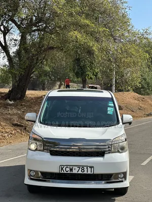 Toyota Voxy 2013 White