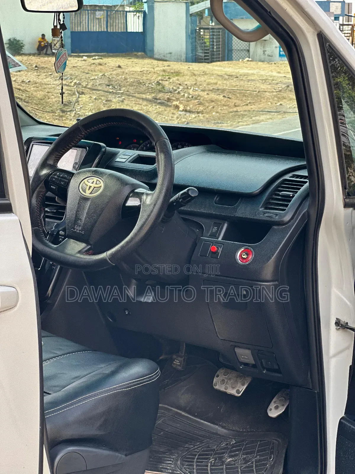 Toyota Voxy 2013 White
