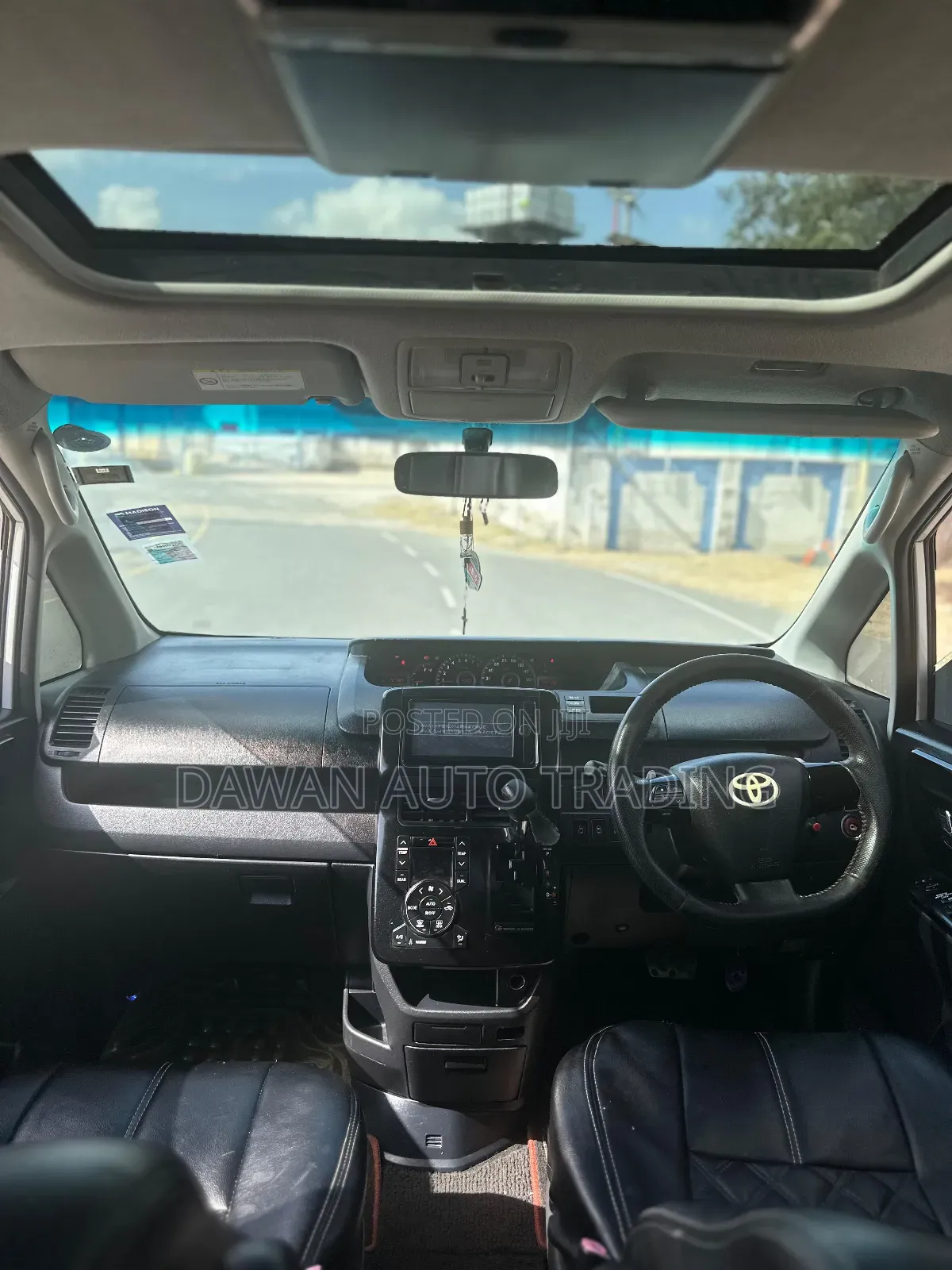 Toyota Voxy 2013 White