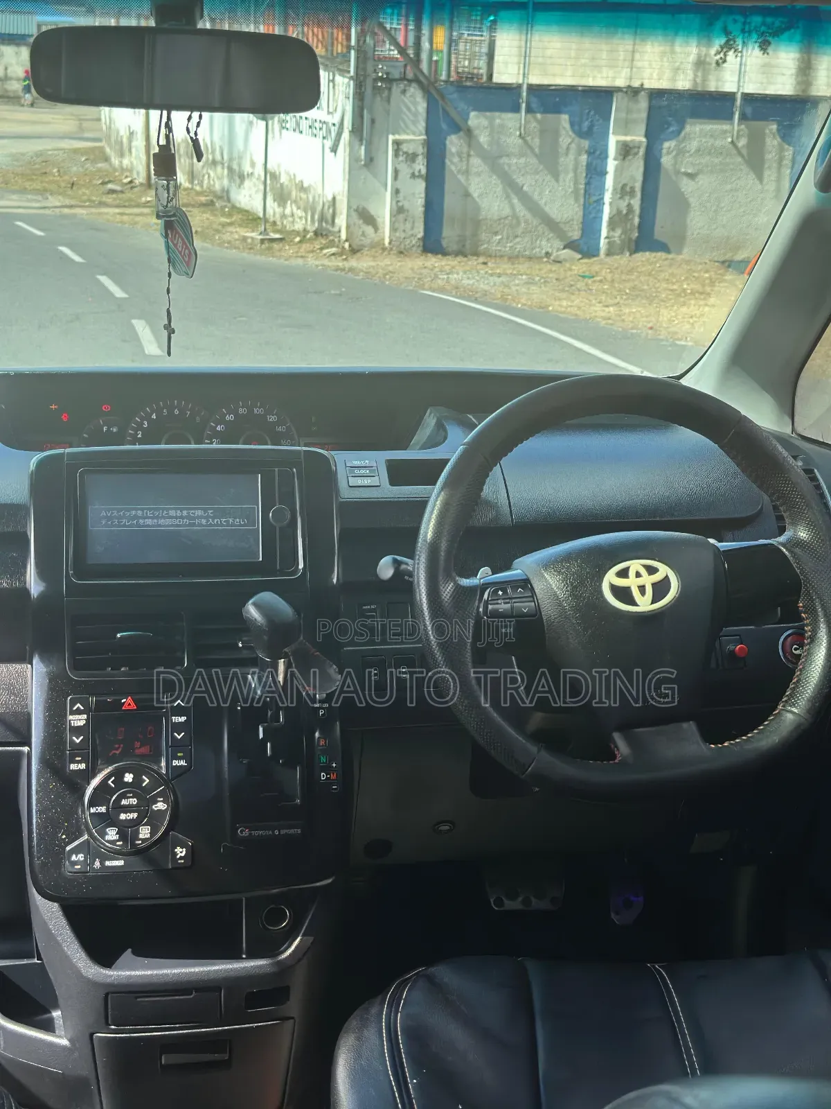 Toyota Voxy 2013 White