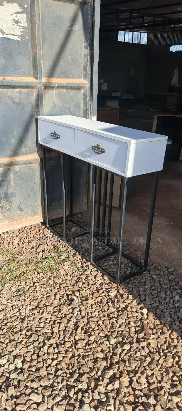 Classic Console Table - main view