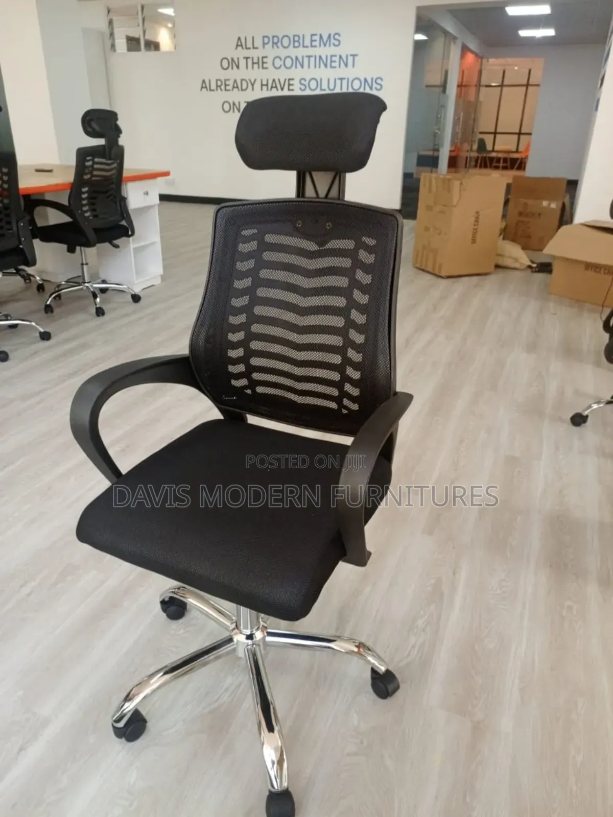 Executive Mesh Office Chair With Headrest – Black