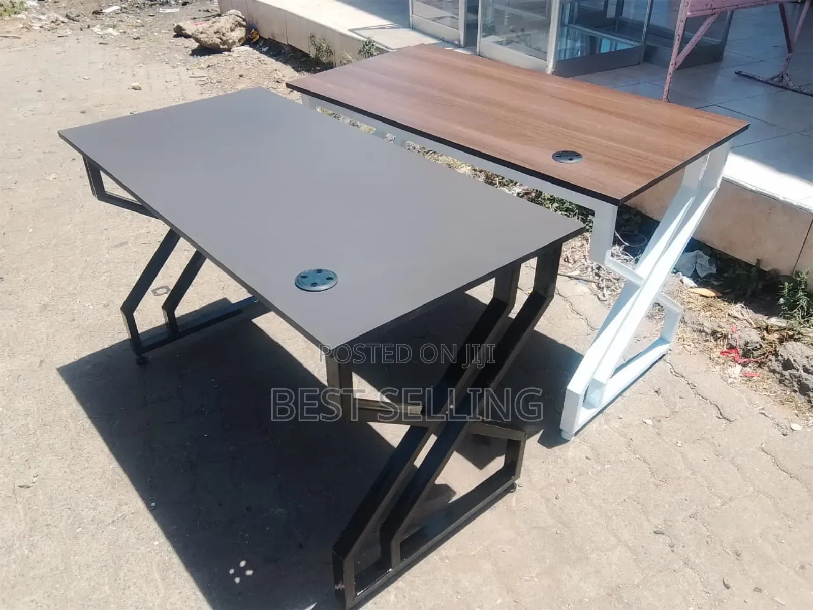 Strong Metallic Stand Office Desk