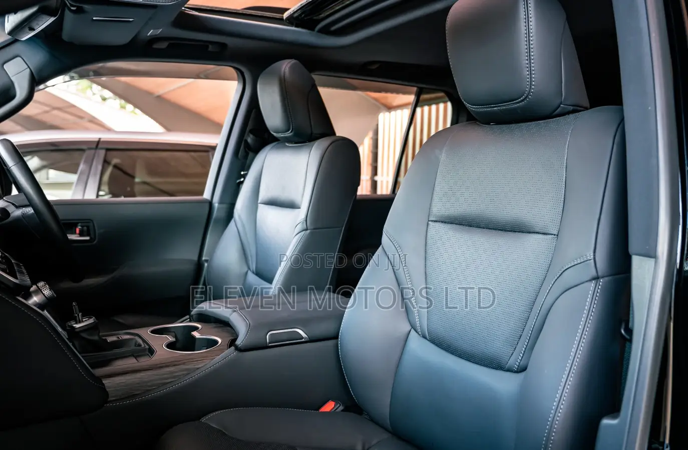Toyota Land Cruiser LC300 2022 Black