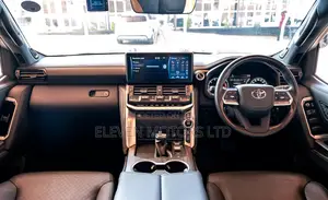 Toyota Land Cruiser LC300 2022 Black