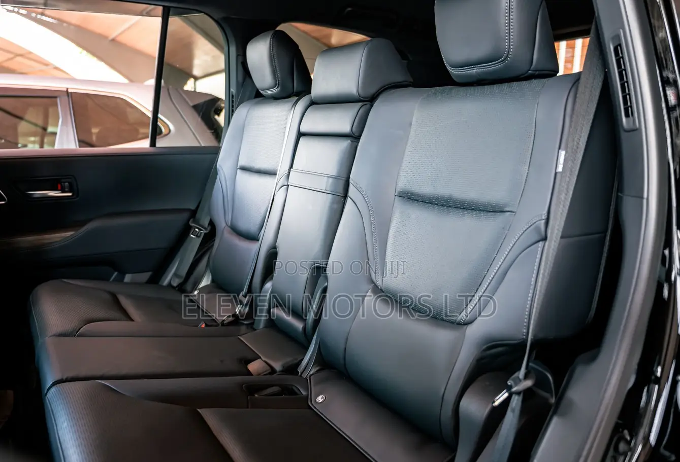Toyota Land Cruiser LC300 2022 Black