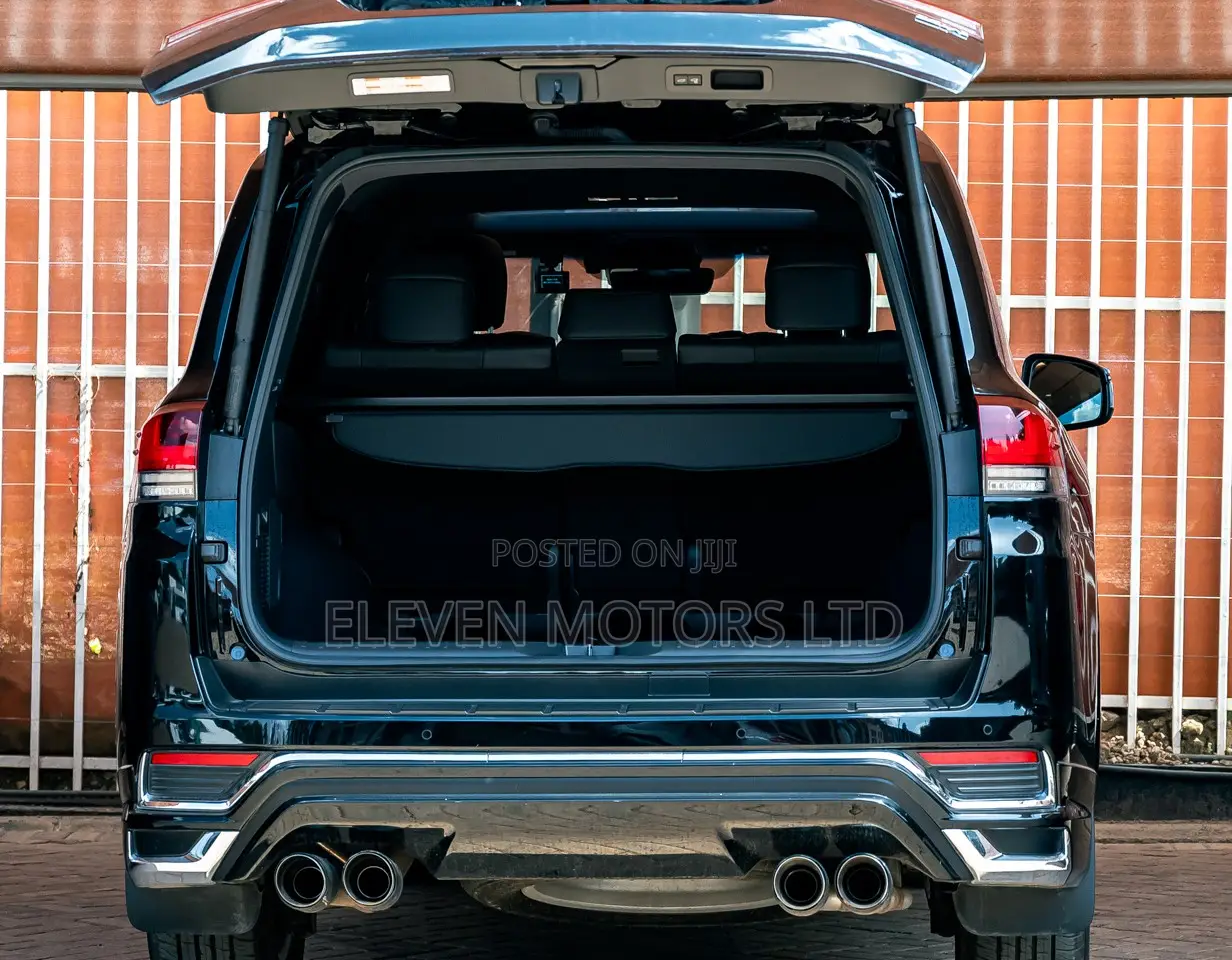 Toyota Land Cruiser LC300 2022 Black