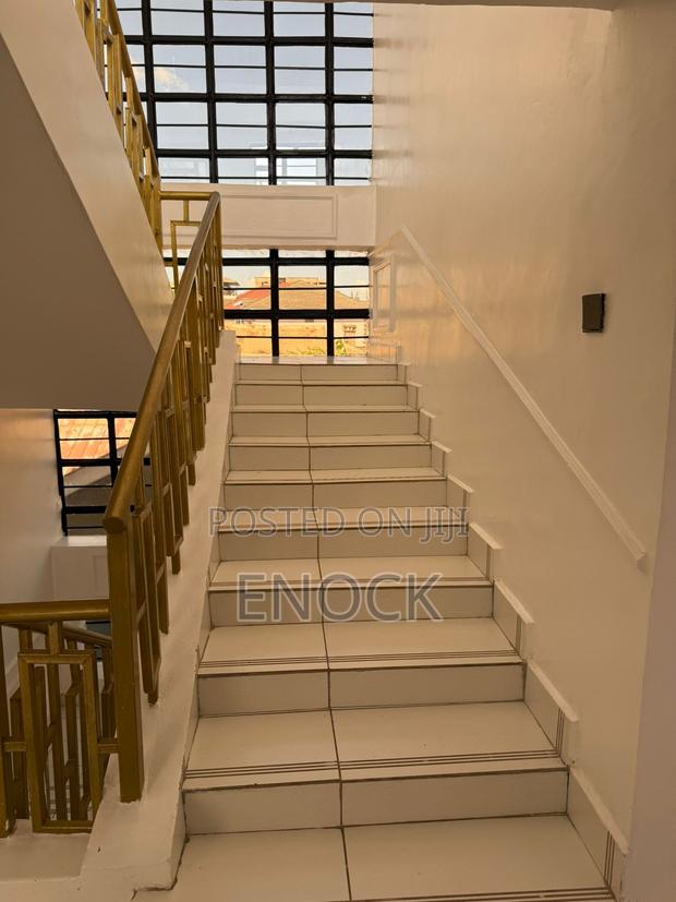 6bdrm Maisonette in Membley for sale - thumbnail 8