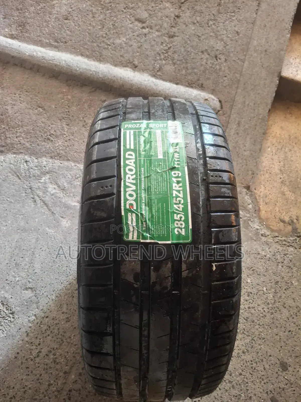 285/45zr19 Tire