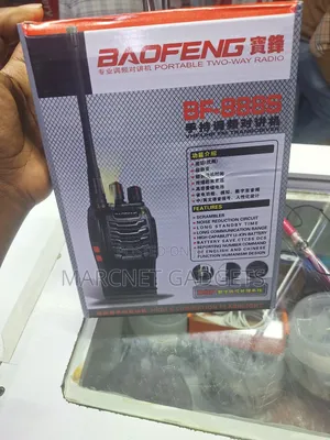 2 Baofeng Walkie Talkie Radio Call With Earphones and Chargers