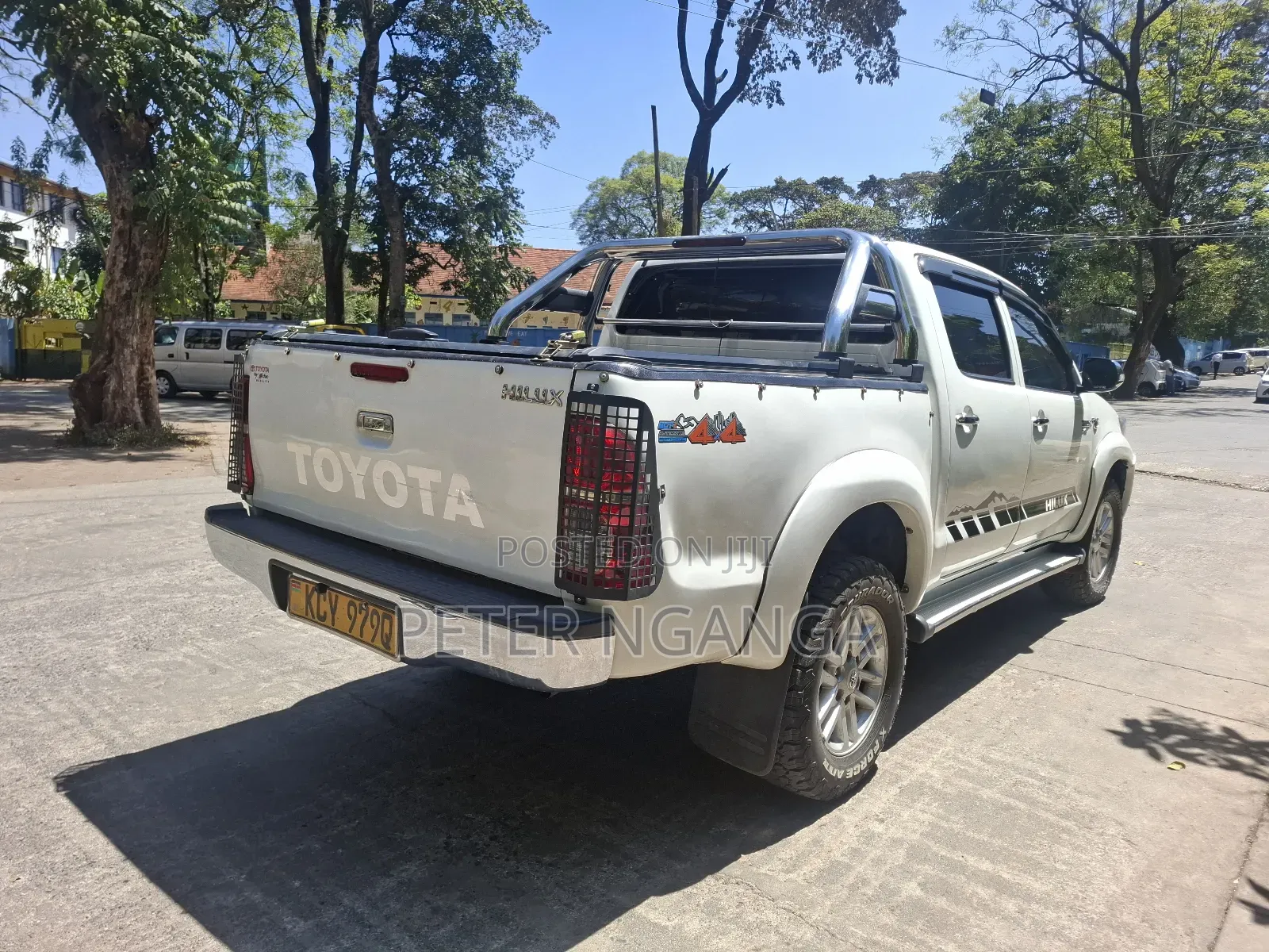 Toyota Hilux 3.0 D-4D 4x4 2012 White