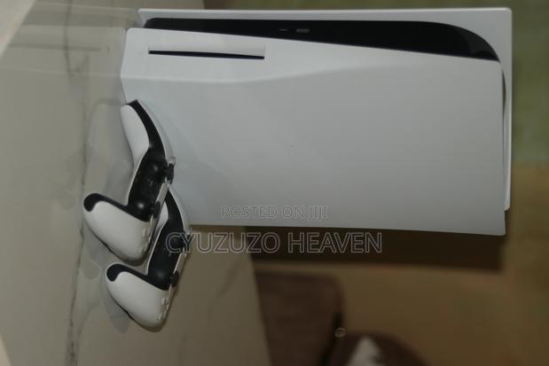 Playstation 5 Standard - thumbnail 3