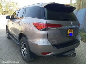 Toyota Fortuner 2.8 D AWD 2017 Gray