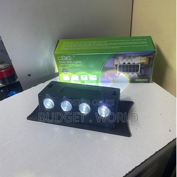 Solar Powered 8 Led Wall Lamp for Yard Patio - main view