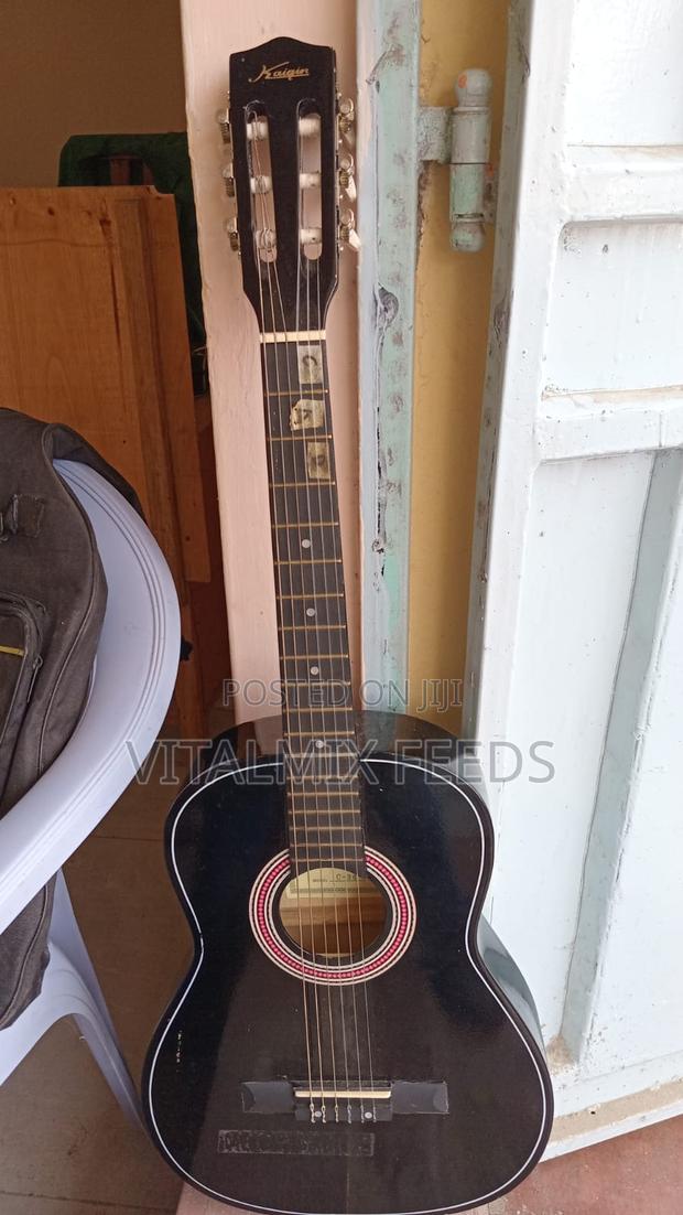 Classic 38" Acoustic Guitar, Plus Free Fender Backpack Bag