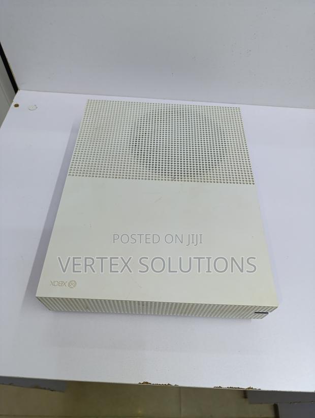 X Box 1 S Series - main view