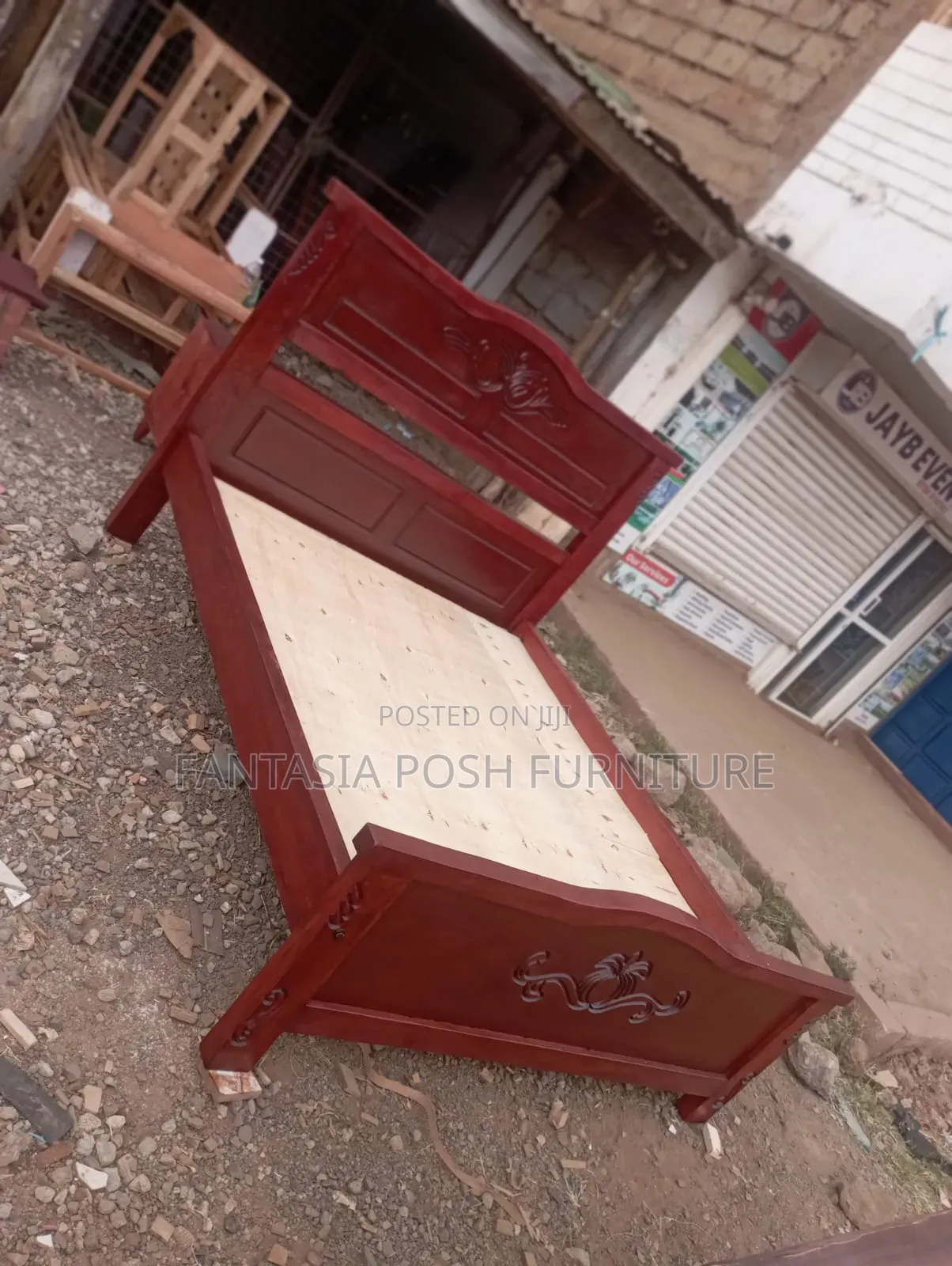 5x6 Chocolate Finish Wooden Bed