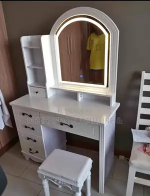 Dressing Table With Drawers – Storage Vanity Table