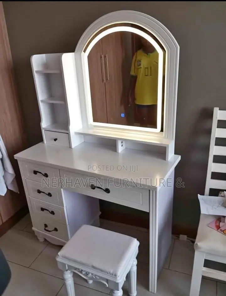 Dressing Table With Drawers – Storage Vanity Table