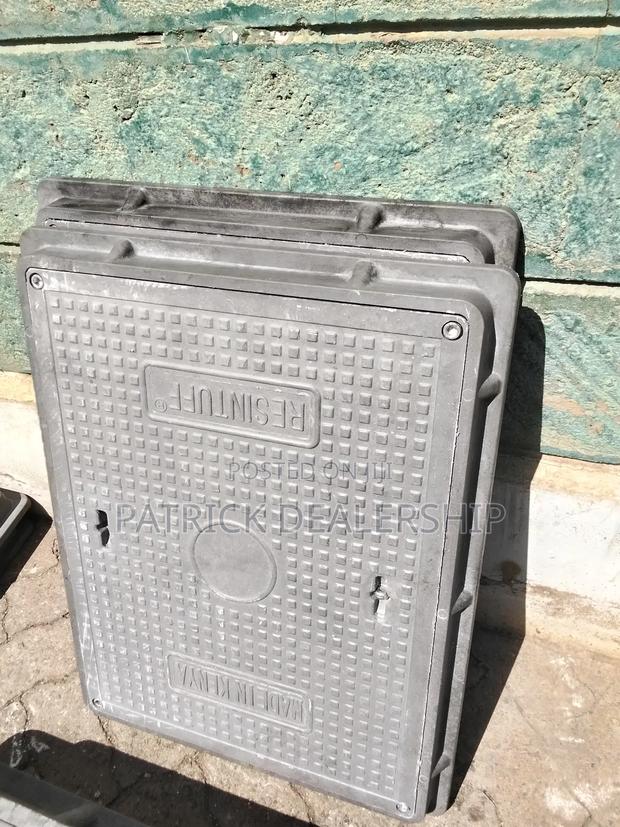 18 by 24 Locable Manhole Cover - thumbnail 2