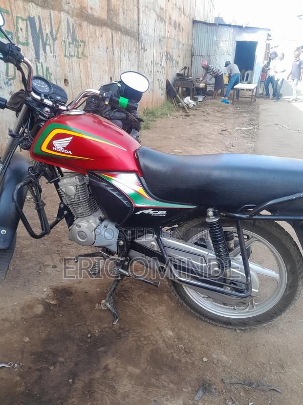 Honda CB 2024 Red - thumbnail 3