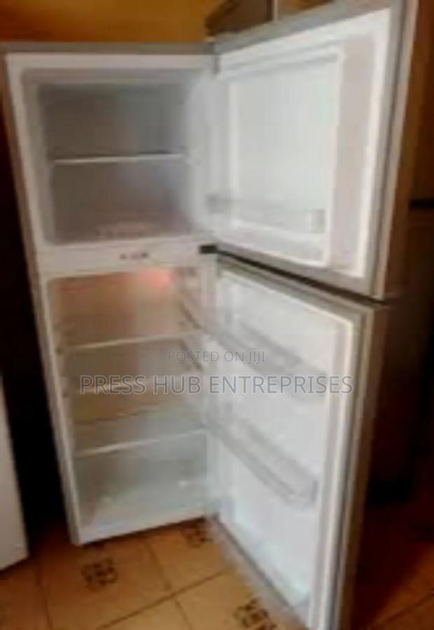 Decho Refrigerator. 250l