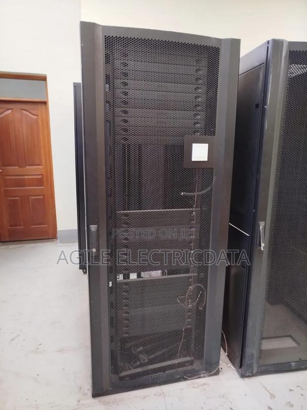 42u Rack Used - main view