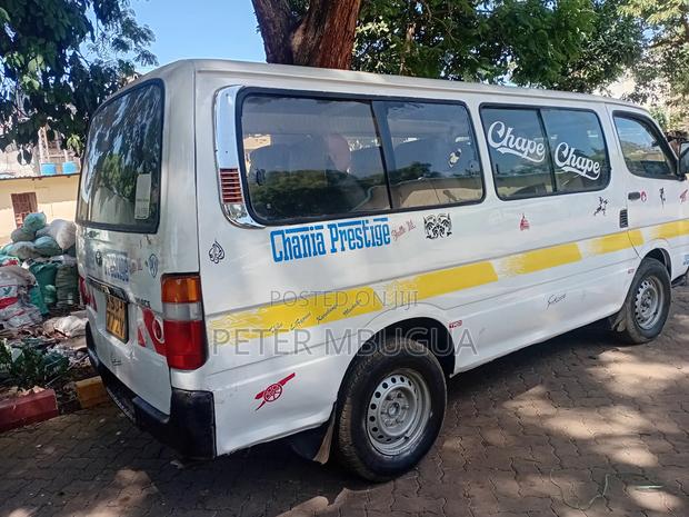 Toyota HiAce 2003 White - thumbnail 4